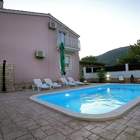 Villa Tago With Heated New Pool Каштела Екстер'єр фото