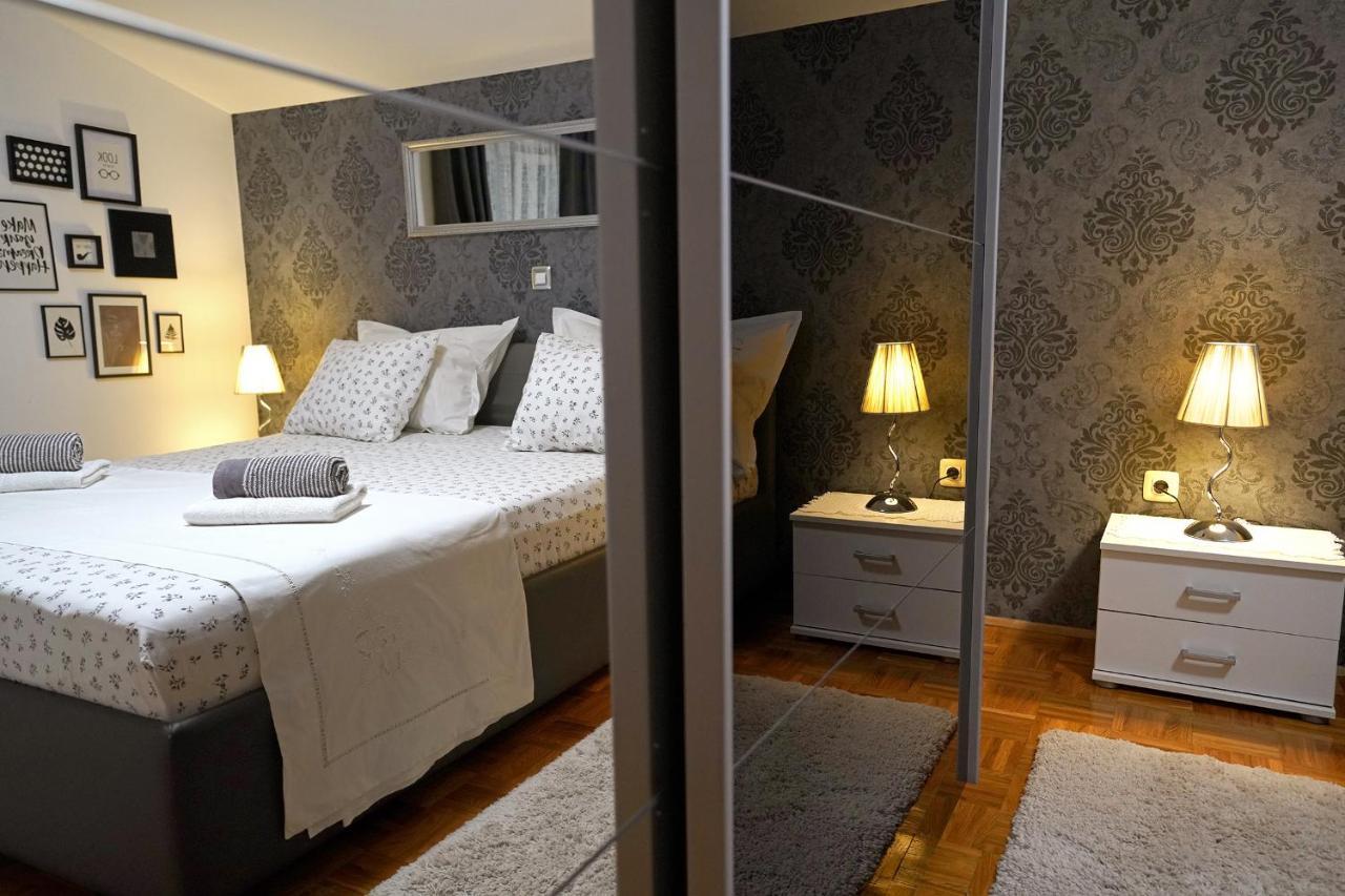 Villa Tago With Heated New Pool Каштела Екстер'єр фото