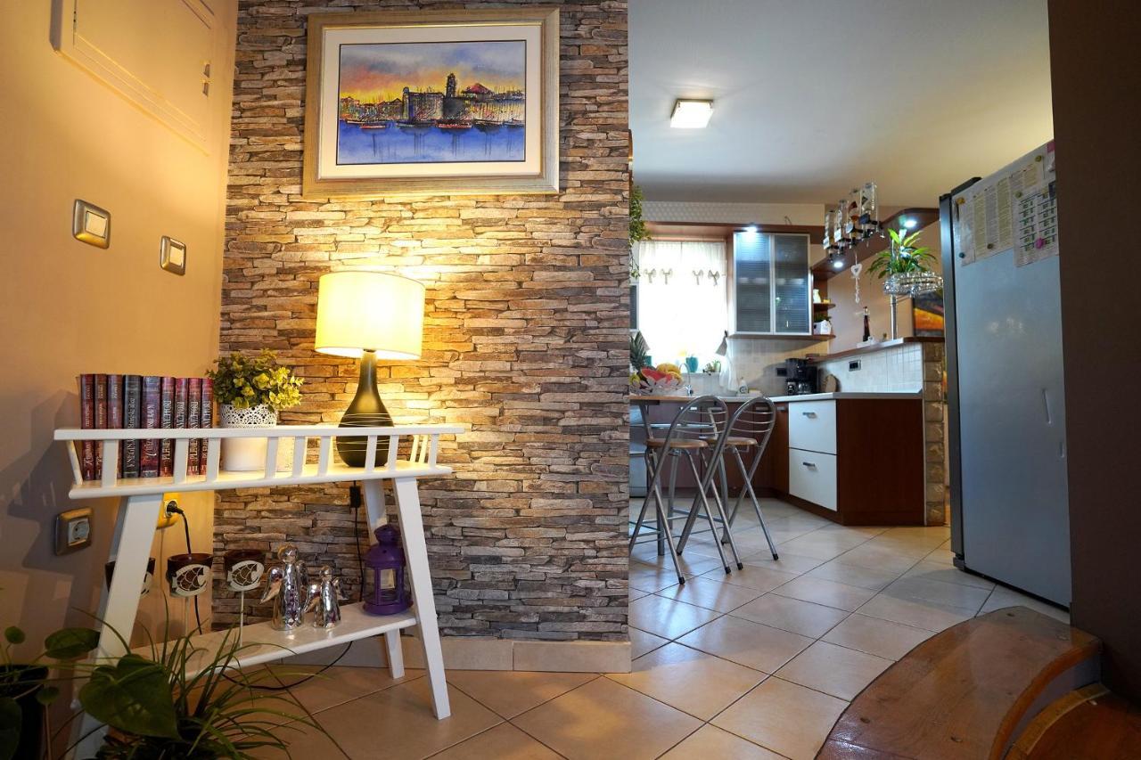Villa Tago With Heated New Pool Каштела Екстер'єр фото