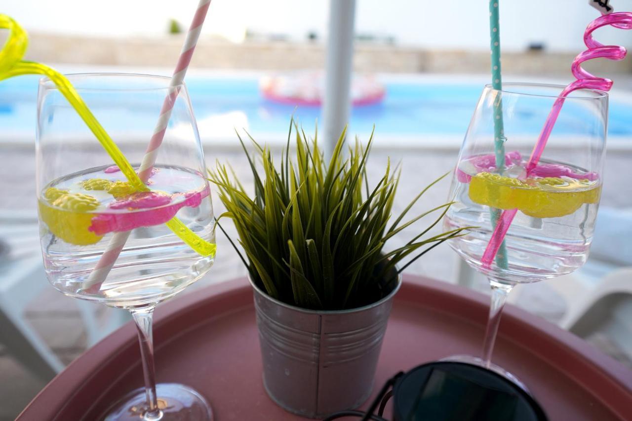 Villa Tago With Heated New Pool Каштела Екстер'єр фото