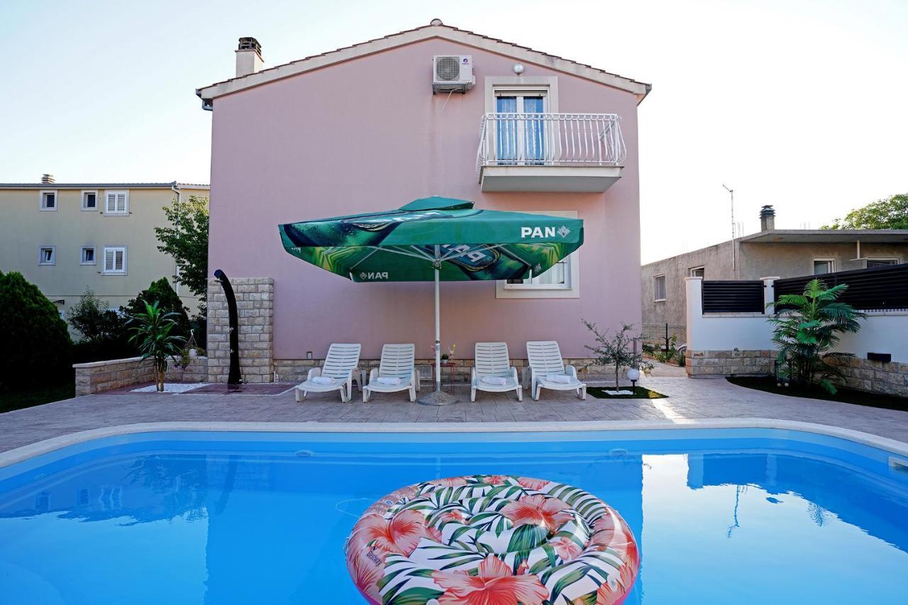 Villa Tago With Heated New Pool Каштела Екстер'єр фото
