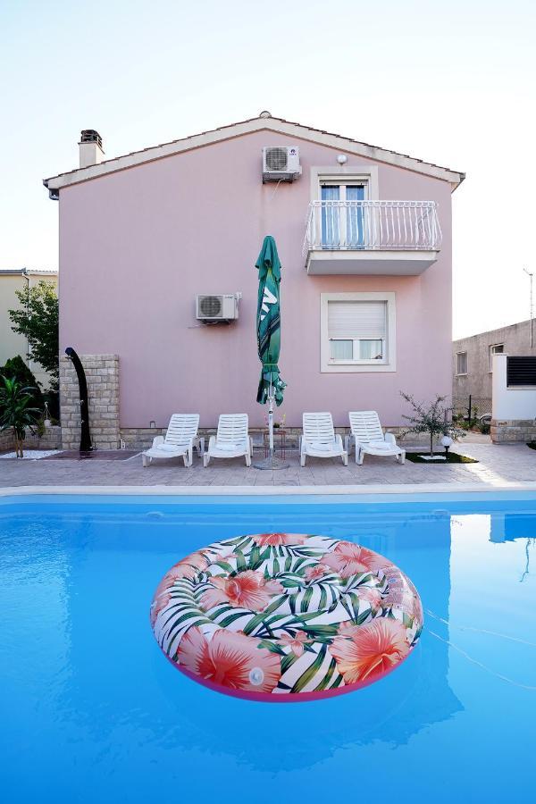 Villa Tago With Heated New Pool Каштела Екстер'єр фото