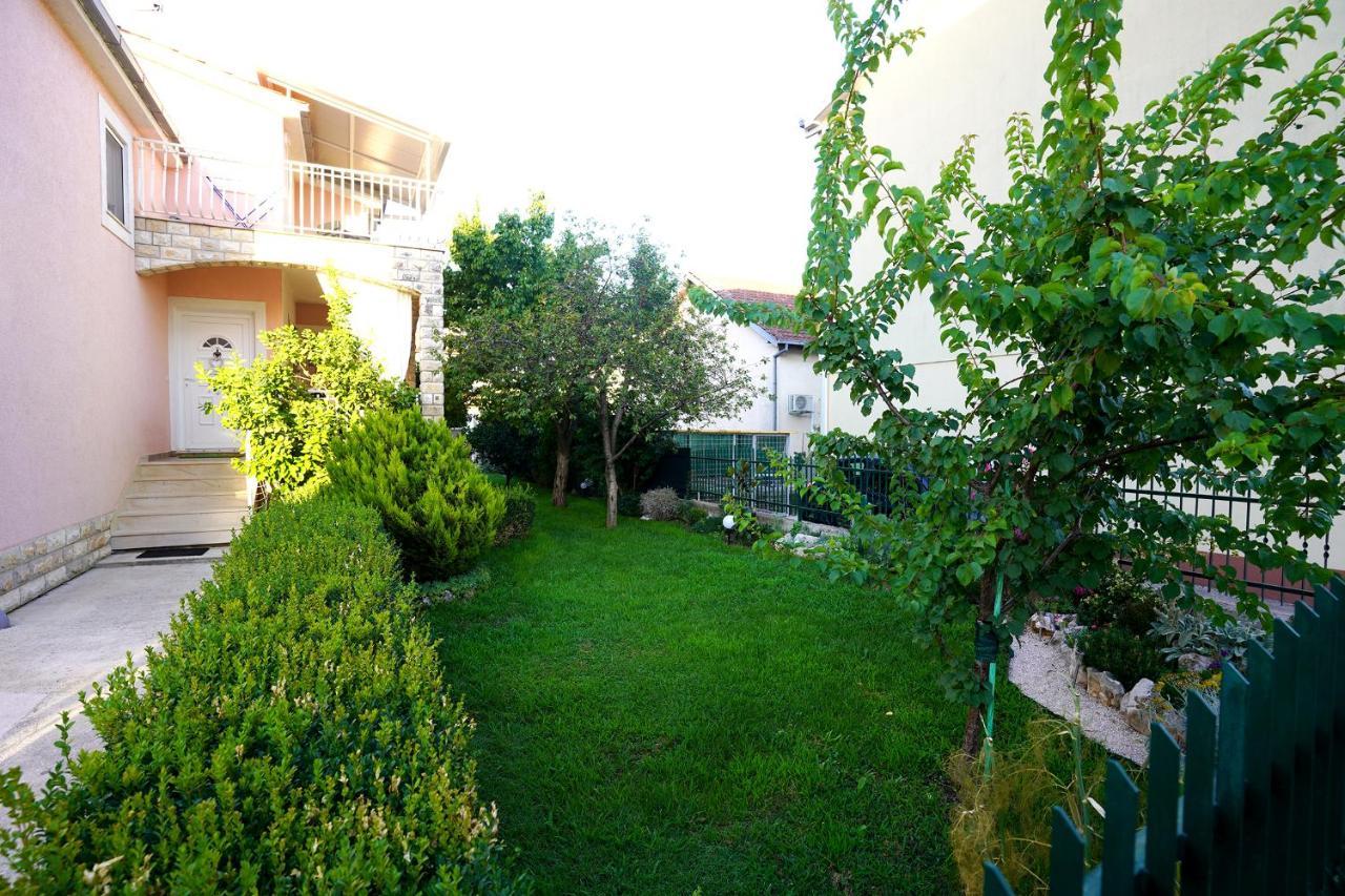 Villa Tago With Heated New Pool Каштела Екстер'єр фото